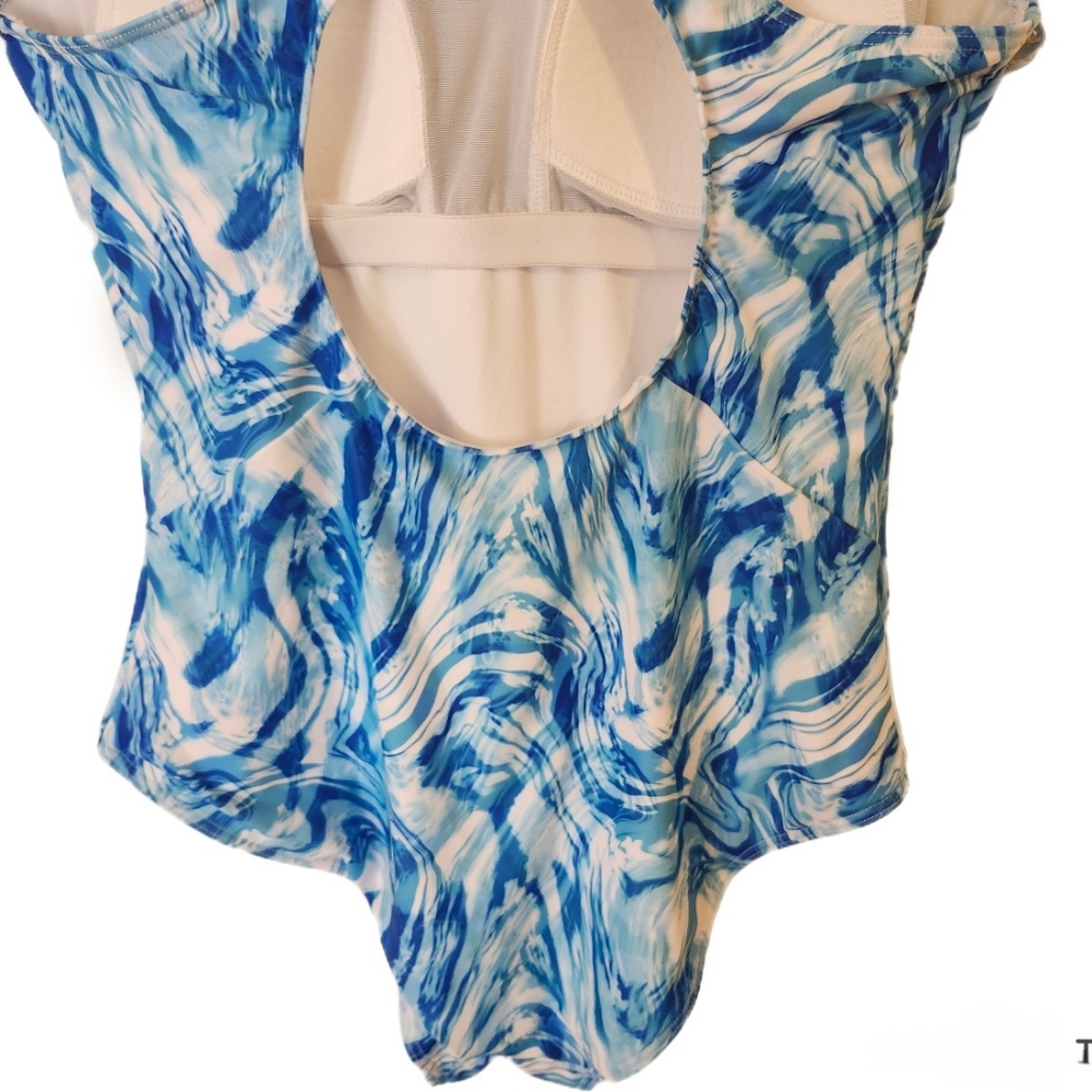 🆕️ ☆ One-Piece Racerback Swimsuit - Picture 6 of 14